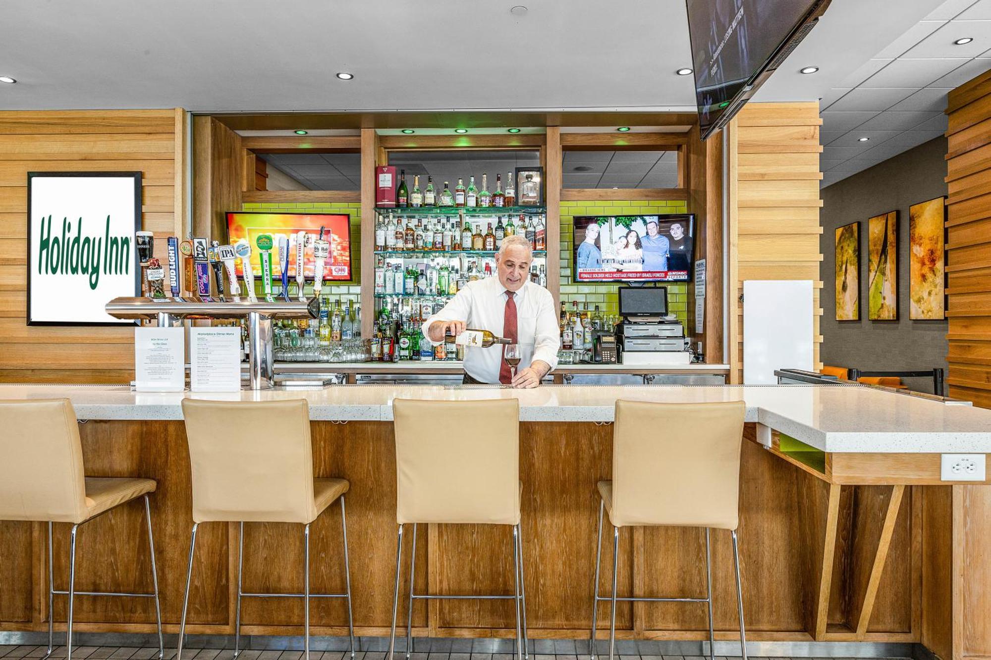 Holiday Inn San Francisco - Golden Gateway Newly Renovated With No Resort Fee Exterior photo